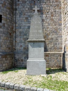 Raimbeaucourt (Nord, Fr) petit monument aux morts
