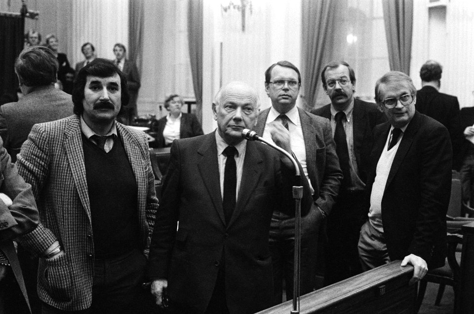 PvdA-oppositie v.l.n.r. Van den Berg, Den Uyl, Wöltgens, De Vries, Ter Beek en M, Bestanddeelnr 932-4377