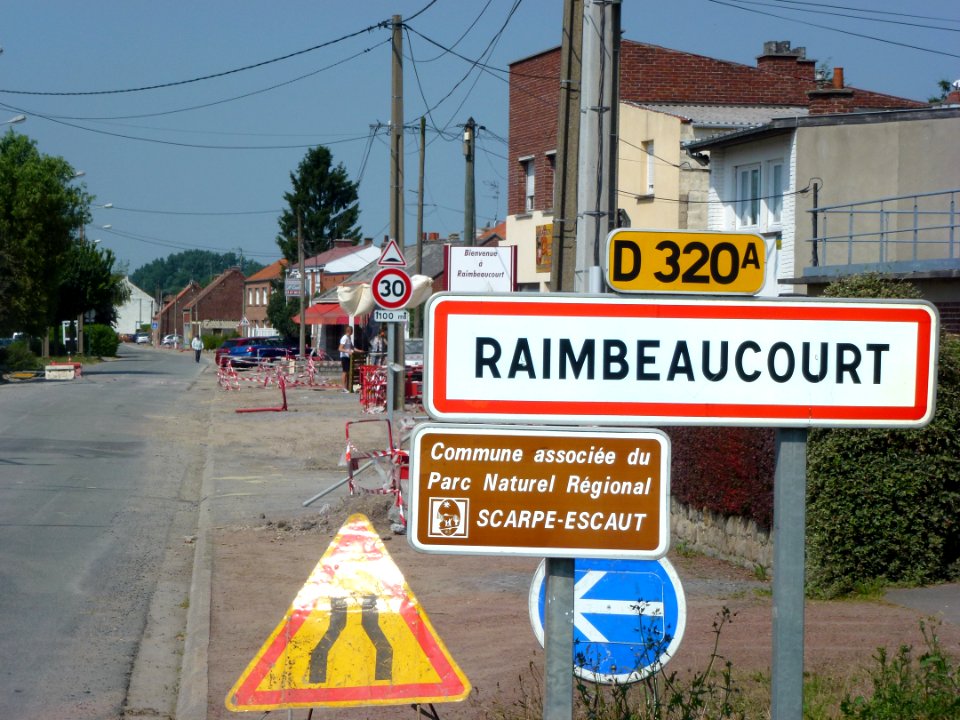 Raimbeaucourt (Nord, Fr) city limit sign