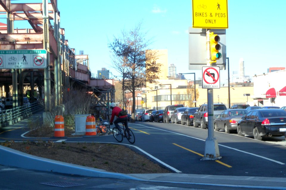 Queens Plaza NW bikeway jeh