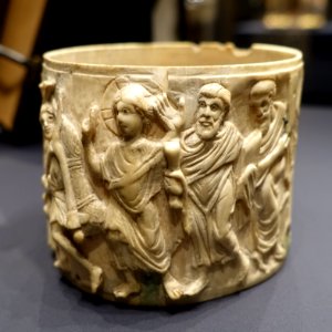 Pyx with Christ performing miracle healing, view 1, Eastern Mediterranean, c. 500 AD, ivory - Hessisches Landesmuseum Darmstadt - Darmstadt, Germany - DSC00333 photo