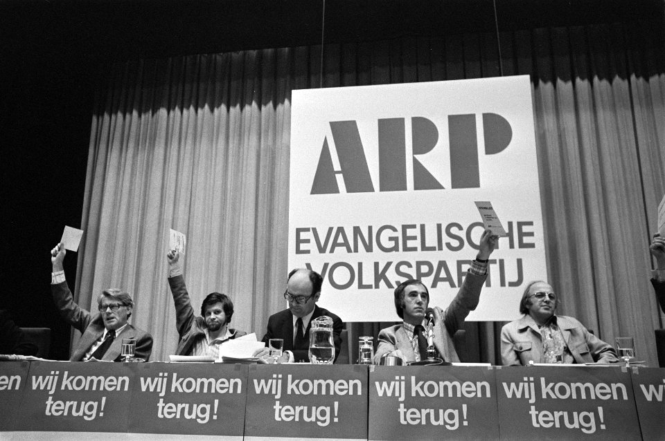 PvdA-partijraad in Utrecht over CDA-lijst Aantjes en anderen met stembiljetten,, Bestanddeelnr 928-7999