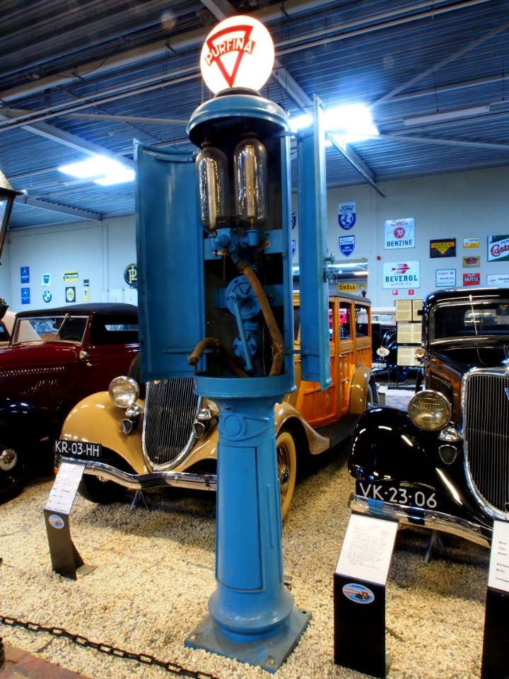 Purfina petrol pump at the Den Hartog Ford museum pic1