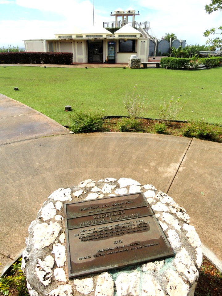 Puntan Dos Amantes plaque (Guam) - DSC01143