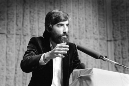 PvdA-partijraad in Den Bosch i.v.m. kabinetsformatie voorzitter Max van de Berg houdt toespraak, Bestanddeelnr 931-5409