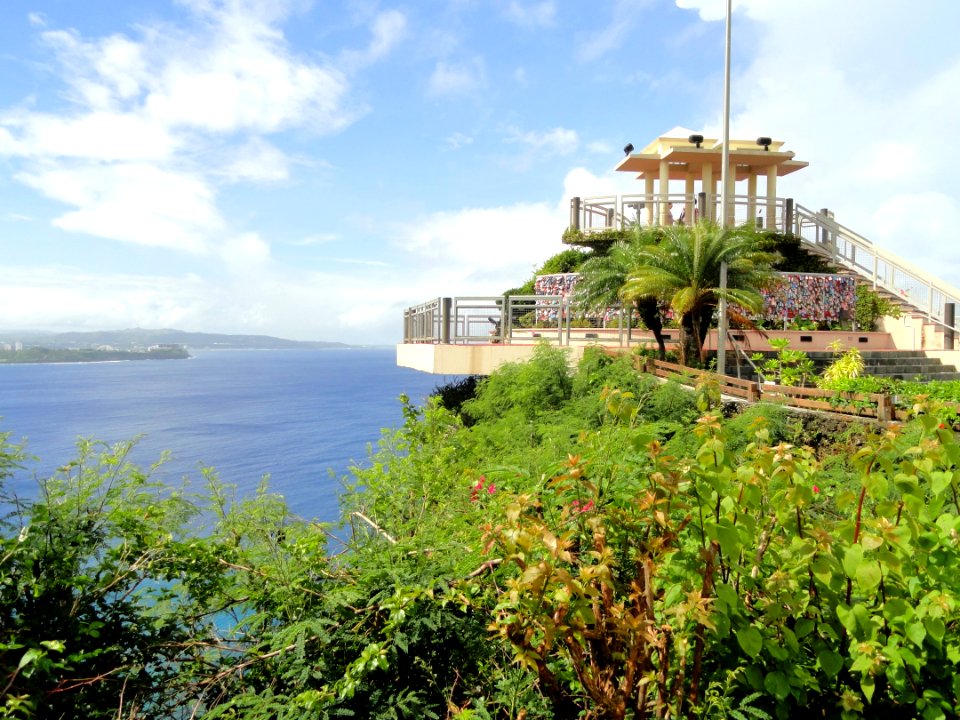 Puntan Dos Amantes (Guam) - DSC01149