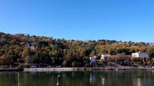 Quai Jean-Jacques Rousseau vu depuis La Sucrière