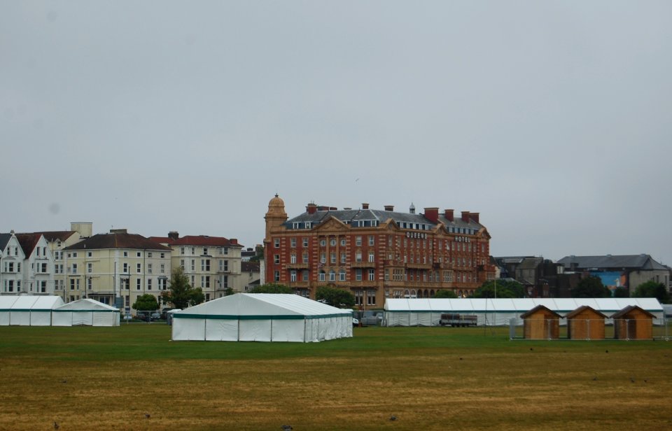 Queen's Hotel, Osborne Road, Southsea (May 2019)