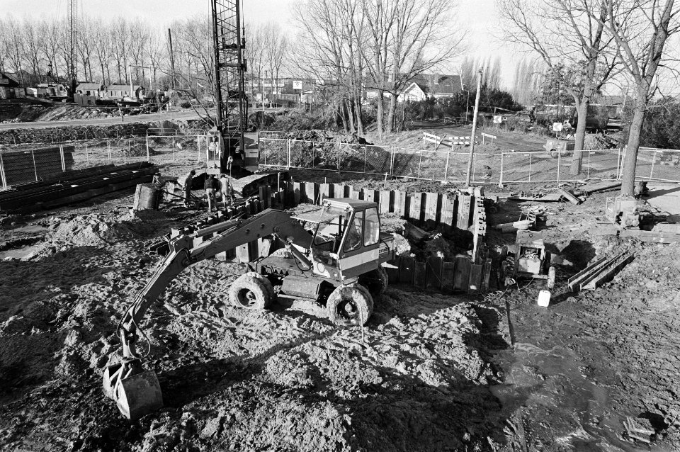 Purmerend zoekt nog steeds naar de Britse 1900-ponder vliegtuigbom, er is ook ee, Bestanddeelnr 931-2073