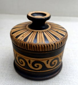 Pyxis, Etruscan, late 4th to early 3rd century BC, L 883 - Martin von Wagner Museum - Würzburg, Germany - DSC05717