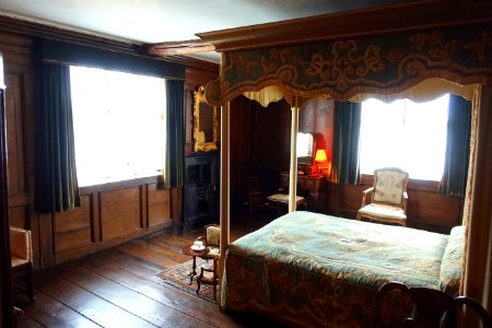 Queen Mary's Bedroom - Packwood House - Warwickshire, England - DSC08931