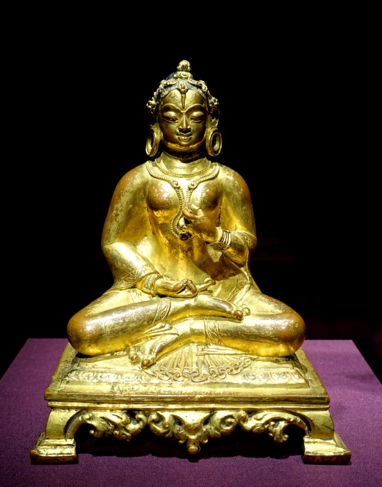 Queen Dipa Malla as the goddess Prajnaparamita, Nepal, 1300s AD, gilt copper, traces of gold and blue pigment - Arthur M. Sackler Gallery - DSC05104