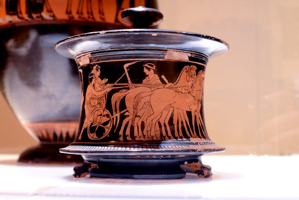 Pyxis tripode attique – MSR - Rituels Grecs (side 2) – inv 1920 1221.1