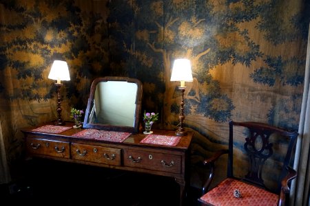 Queen Margaret's Bedroom - Packwood House - Warwickshire, England - DSC08944