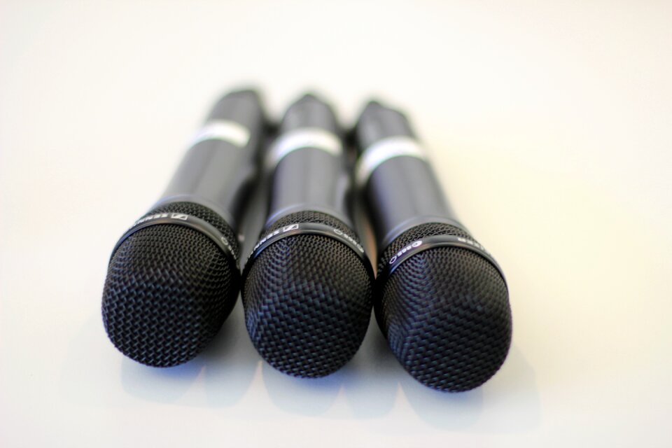 Amplifier singing vocal microphone