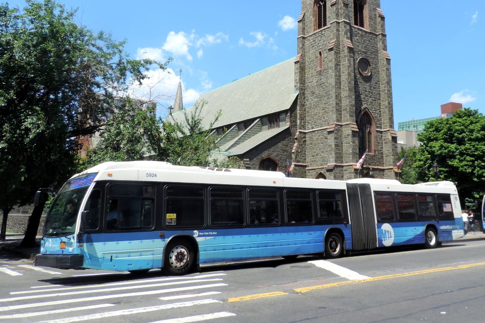 Q44 bendy bus on Main St jeh