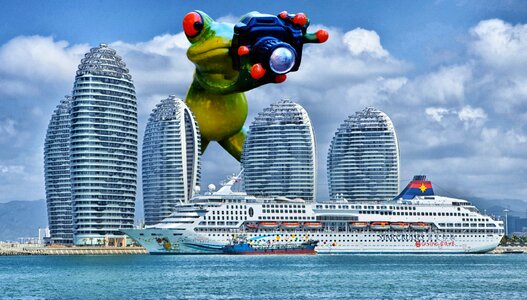 Funny cruise ship ship photo