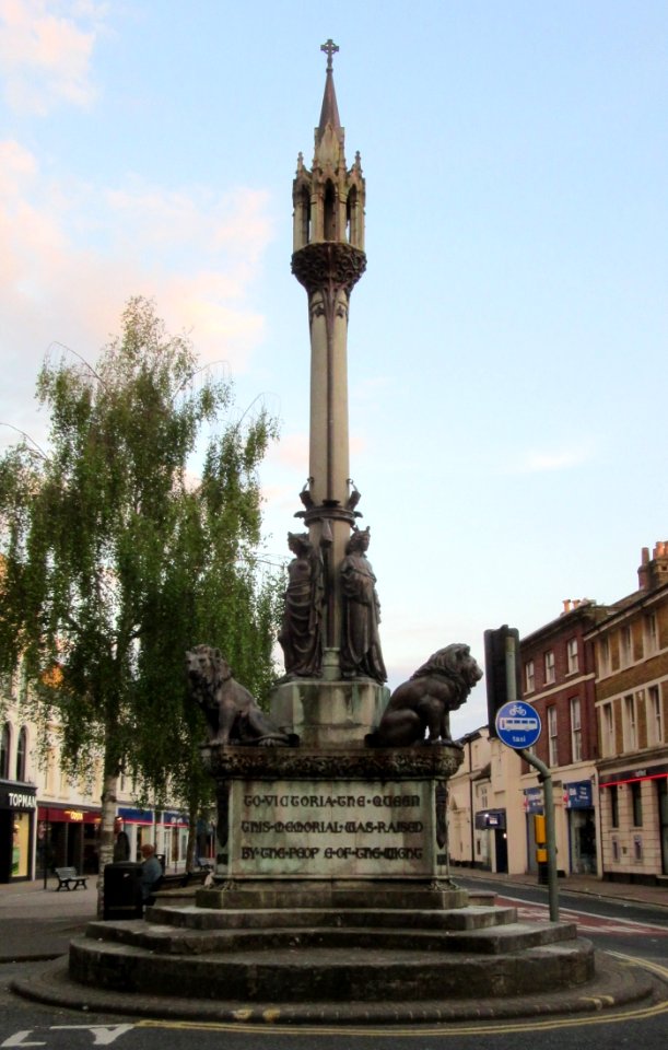 Queen Victoria Memorial, St James's Square, Newport, Isle of Wight (May 2016)