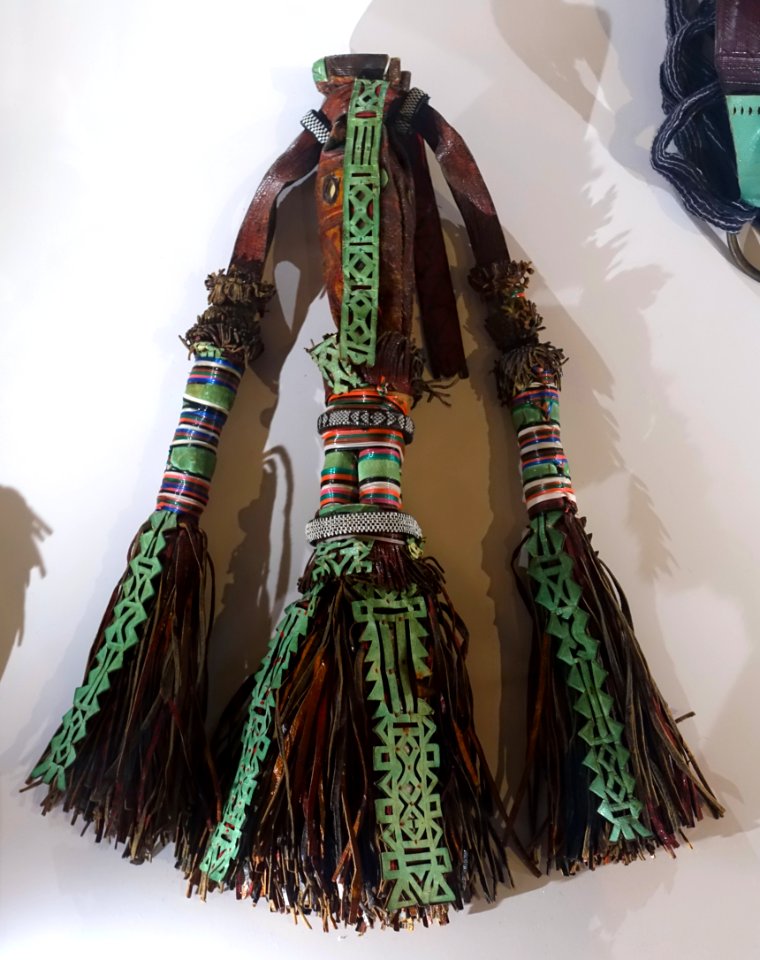 Purse, Tuareg, undated, leather, wool, plastic, copper - Rautenstrauch-Joest-Museum - DSC00325
