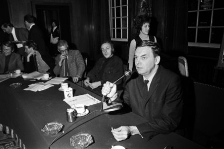 Raad voor Stedebouw bijeen in raadzaal van Gemeenteraad Amsterdam overzicht, Bestanddeelnr 924-0241