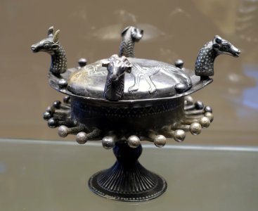 Pyxis, Calabresi Tomb, 660-650 BC, ceramic (bucchero), inv. 20245 - Museo Gregoriano Etrusco - Vatican Museums - DSC01176