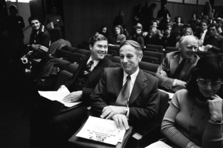 PvdA-congres in Amsterdam Steenkamp, op achtergrond Vondeling, Bestanddeelnr 928-9994
