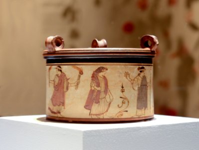 Pyxis à fond blanc – BM inv 1894 0719.1 – MSR - Rituels Grecs-2
