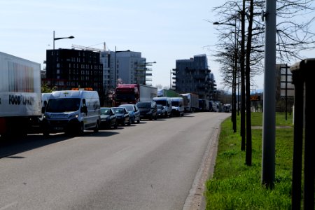 Queue in front of border control checkpoint at Europe bridge German side 2020-03-16 04