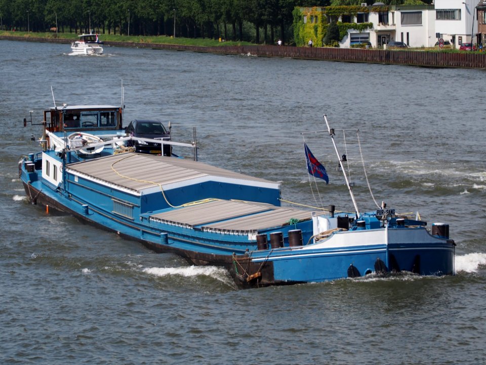 Pur-Sang -ENI 02100621, Amsterdam-Rijn kanaal, pic1