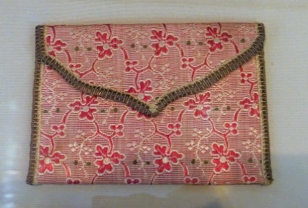 Purse, unidentified - Museo Nacional de Artes Decorativas - Madrid, Spain - DSC08154