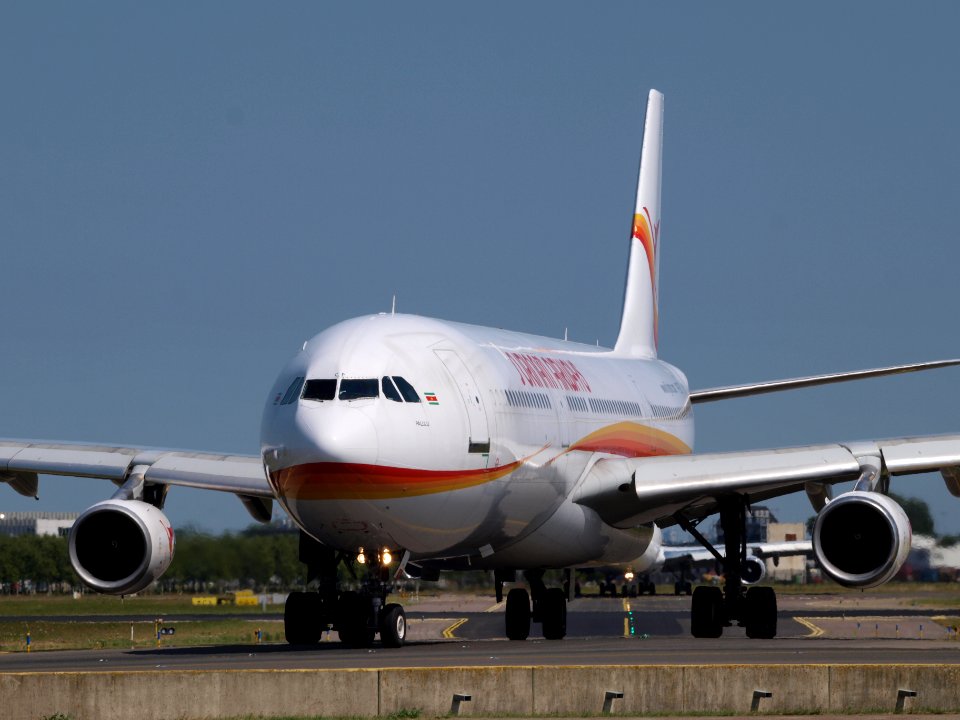 PZ-TCP Surinam Airways Airbus A340-311 - cn 049 taxiing 21July2013 pic-002