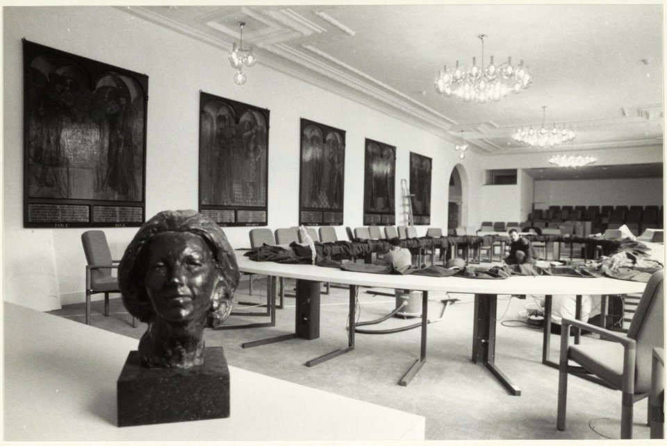 Raadzaal van het stadhuis tijdens de renovatie. NL-HlmNHA 54023291 1