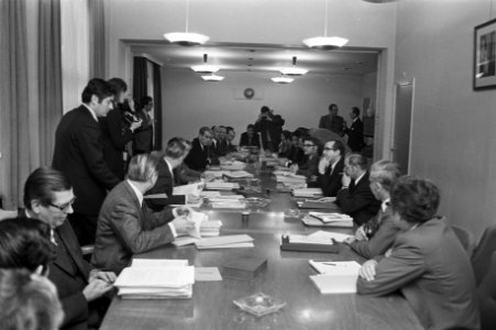 Raad van overleg van werkgevers en werknemers metaalindustrie bijeen over CAO in, Bestanddeelnr 925-3030