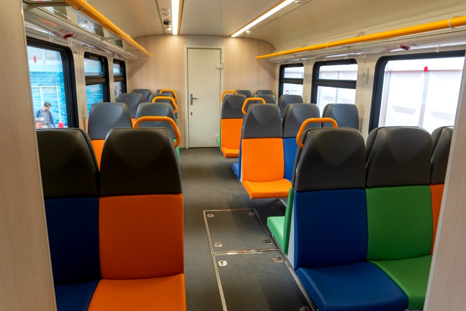 RA3-005 interior - front part