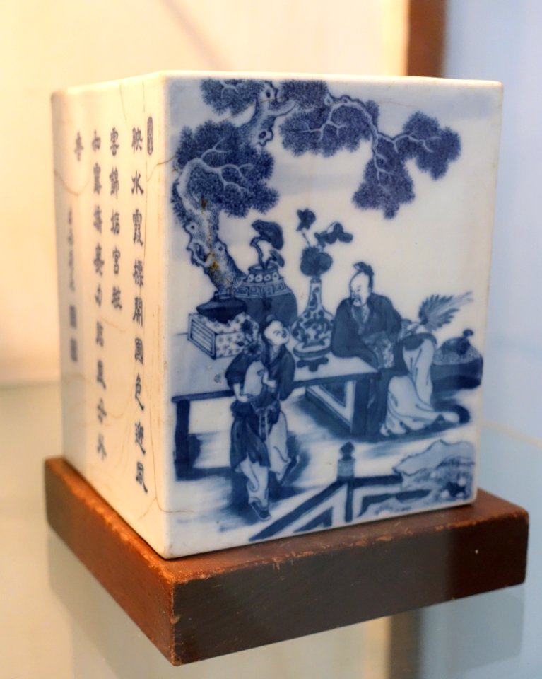 Quill holder from China, 18th century AD, ceramics - Museum of Vietnamese History - Ho Chi Minh City - DSC05811