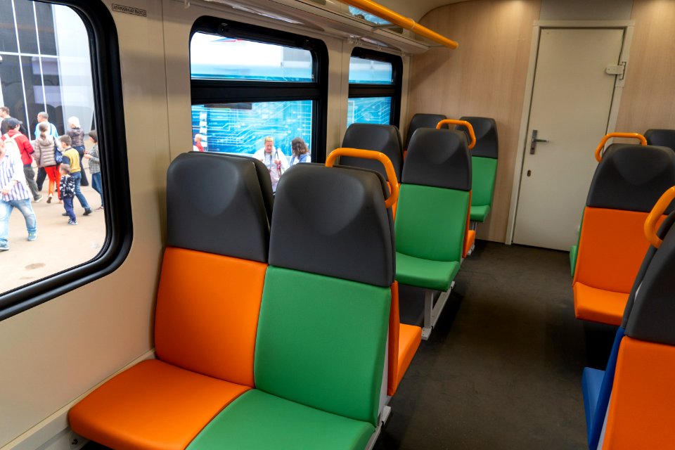 RA3-005 interior - seats 2