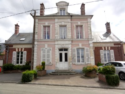 Quierzy (Aisne) mairie-école