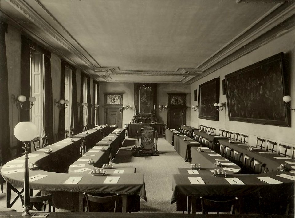 Raadzaal (Prinsenhof), ziende naar het noorden, Inventarisnummer NL-HlmNHA 1100 KNA006013946