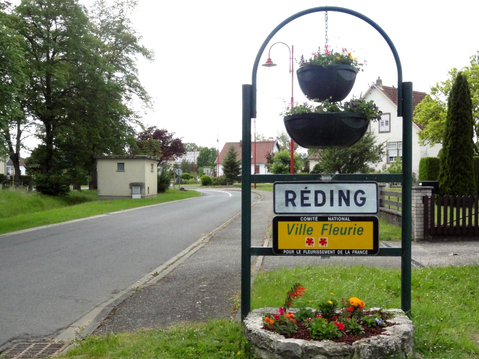 Réding (Moselle) city limit sign