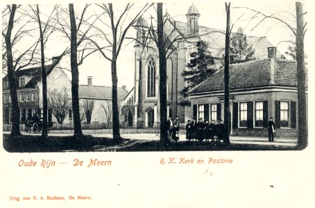 R.K.-pastorie en -kerk (Rijksstraatweg 19-20) en het café Van Beek (Rijksstraatweg 21) te Oudenrijn - HUA-X143562 - 10526