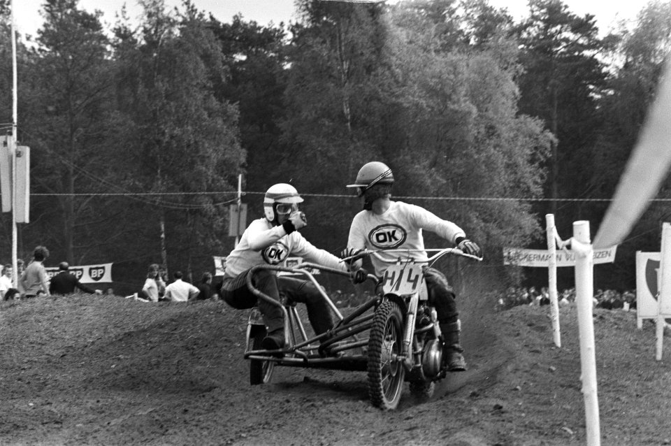 Race moment met zijspan, Bestanddeelnr 925-5855