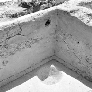 Quasileh, archeologisch onderzoek Ontgraven resten van een wijnpers, Bestanddeelnr 255-3794