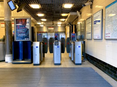 Queensway station interior 2020