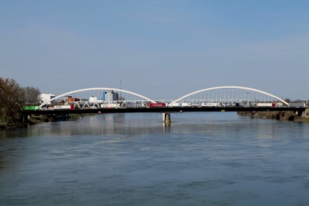 Queue in front of border control checkpoint at Europe bridge German side 2020-03-16 12