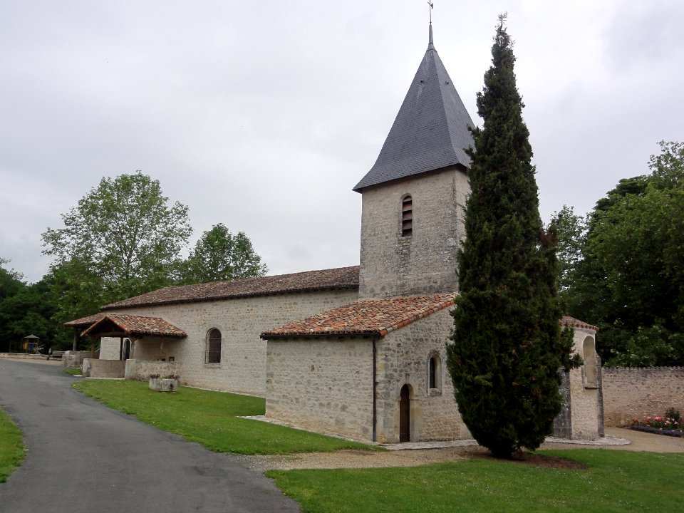 Quinçay (Vienne) église (1)