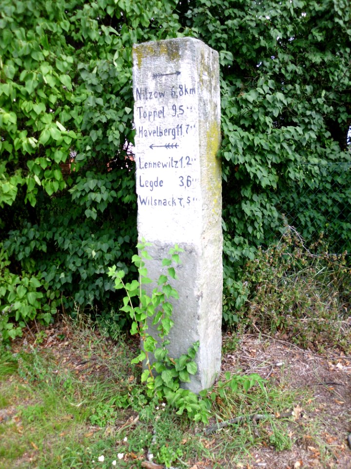Quitzöbel Kilometerstein 2