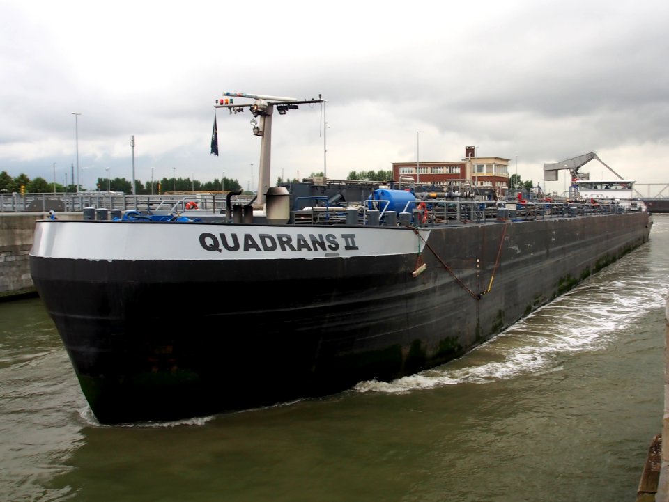 Quadrans II - ENI 02331647, Van Cauwelaertsluis, Port of Antwerp pic2