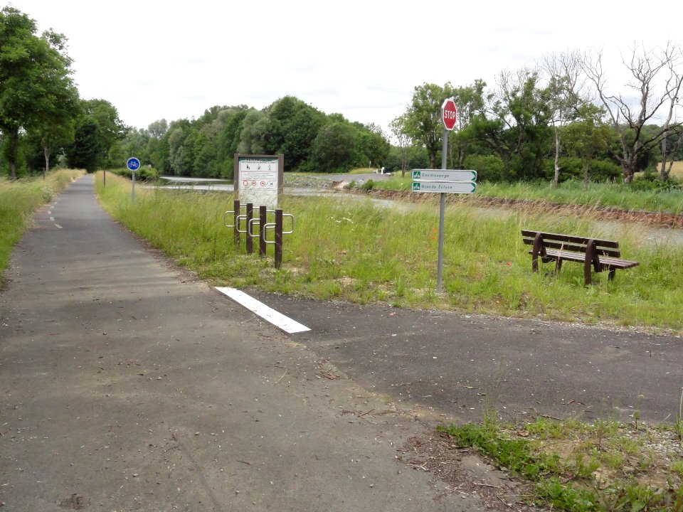 Réchicourt-le-Château (Moselle) aménagement voie verte canal de la Marne au Rhin