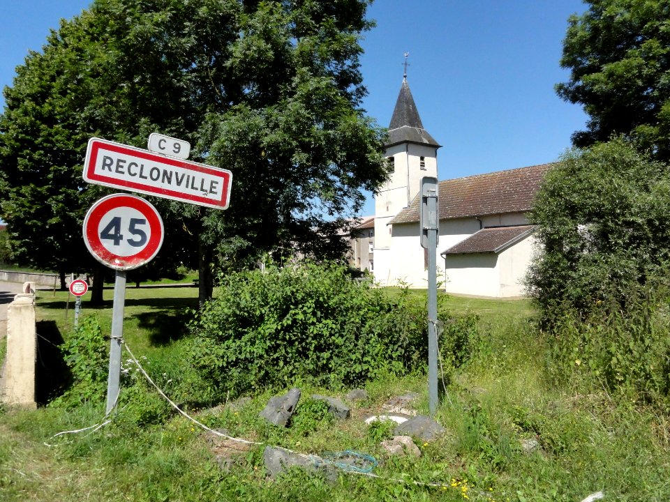 Réclonville (M-et-M) city limit sign