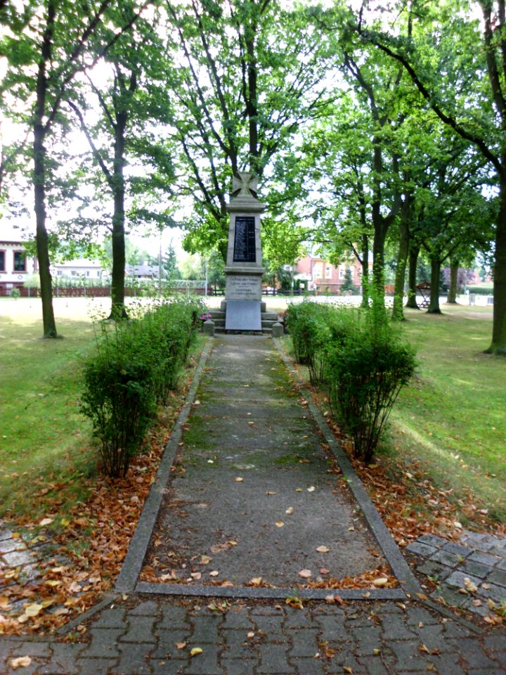 Quitzöbel Mahnmal 1